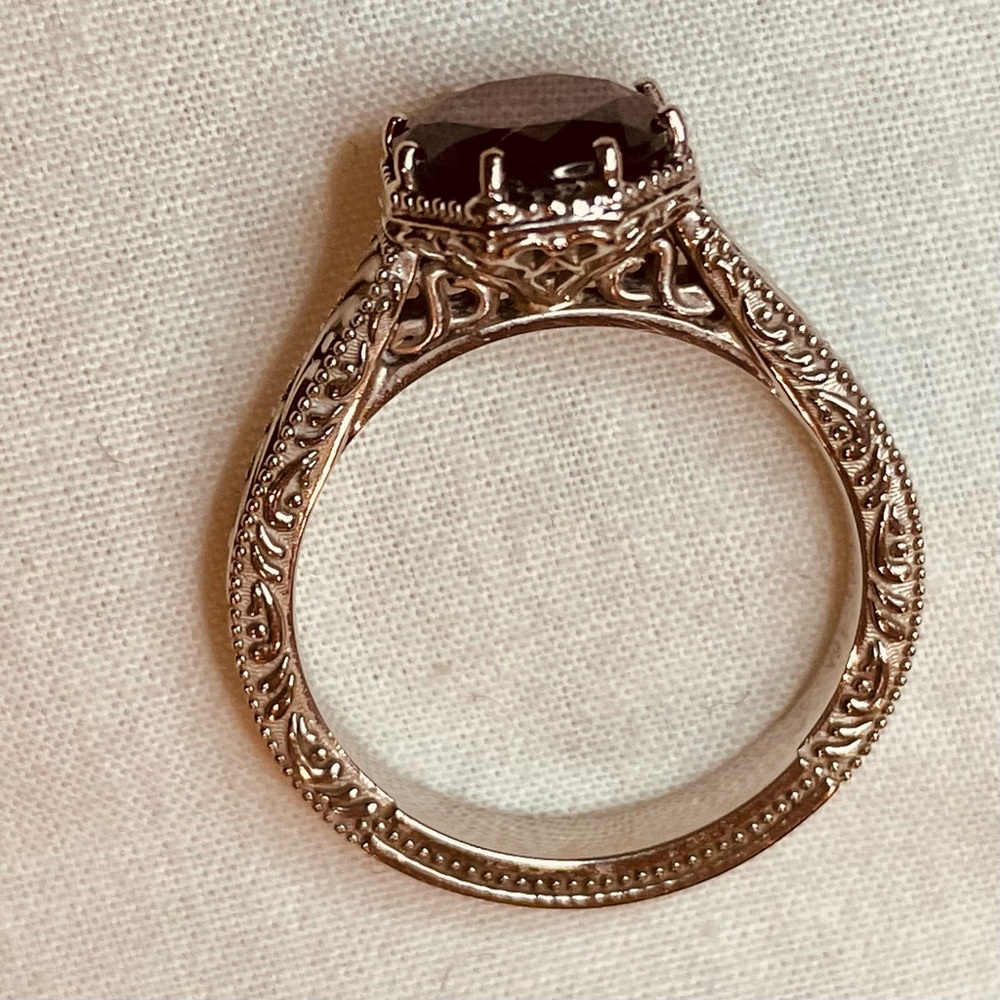 Edwardian Filigree ring with Rhodolite Garnet - Picture 8 of 10
